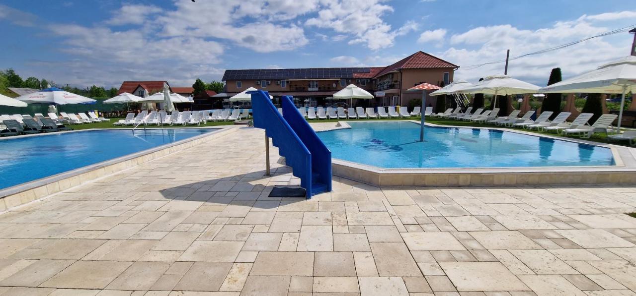 Motel Laguna Beius Exterior photo